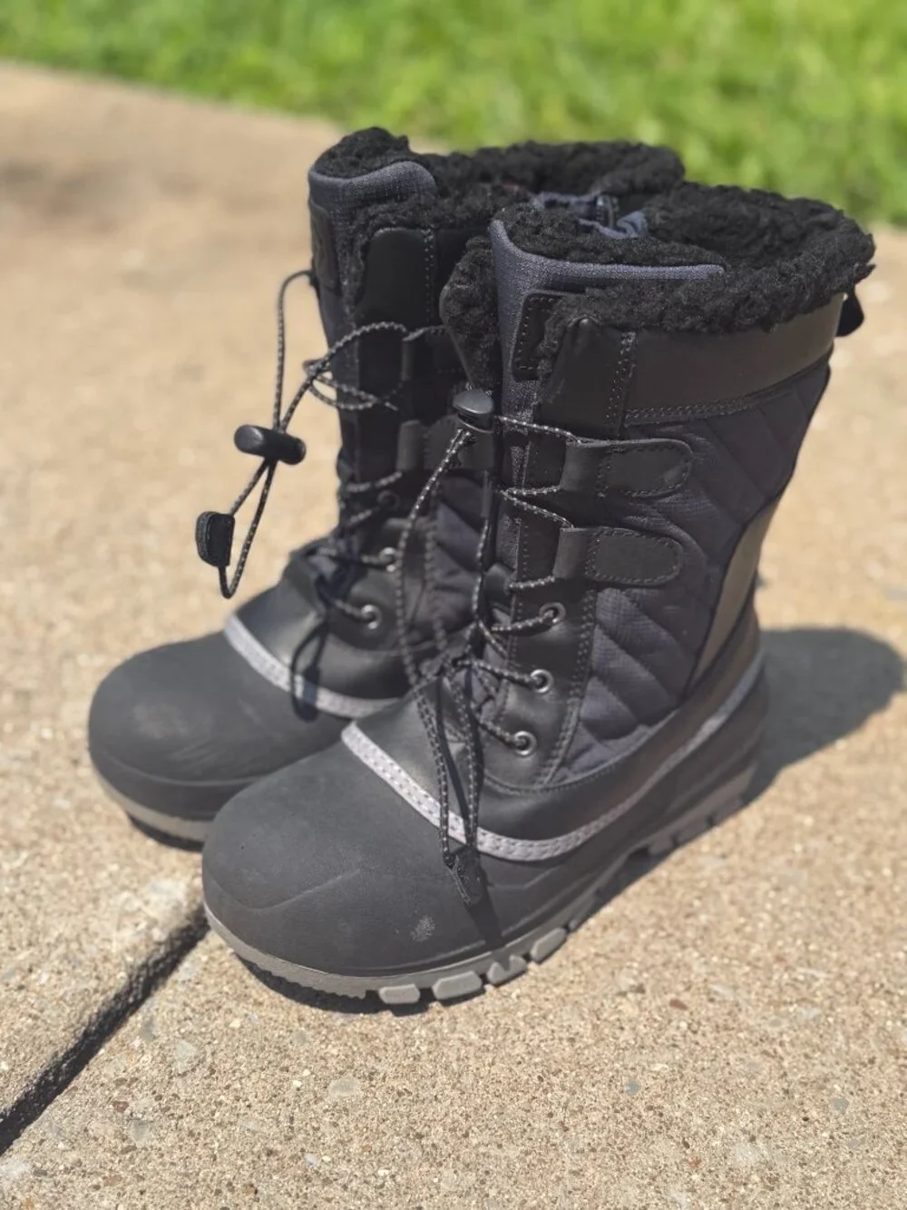 Unisex Kids Size 4 Thermolite Snow Boots Black Après Ski Gorpcore Winter 4026